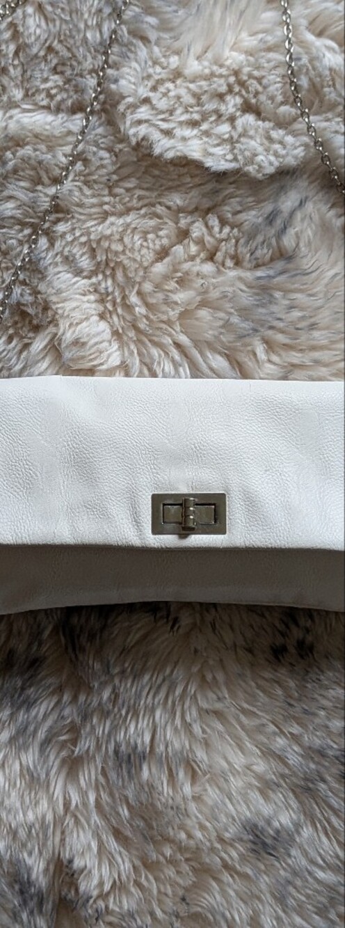 White Vegan Leather Shoulder Bag with Chain Strap
